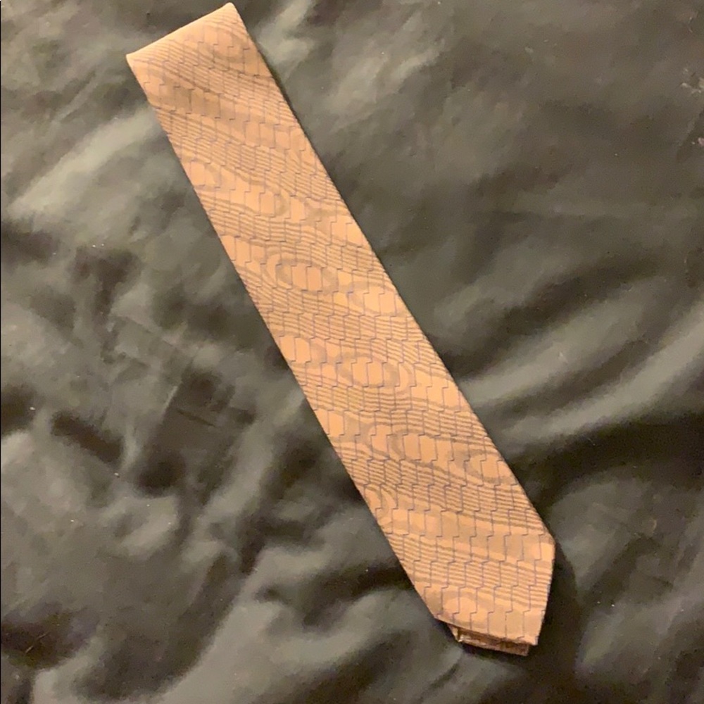 One men’s tie from Giorgio Armani